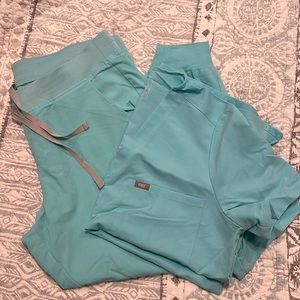 Women’s figs scrubs set